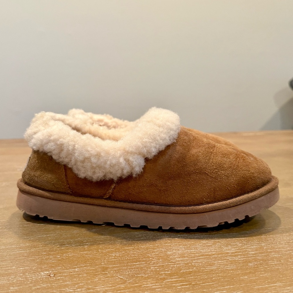 UGG Nita Women’s Slip-On Closed Back Slipper Chestnut Suede Upper Sz 7‎